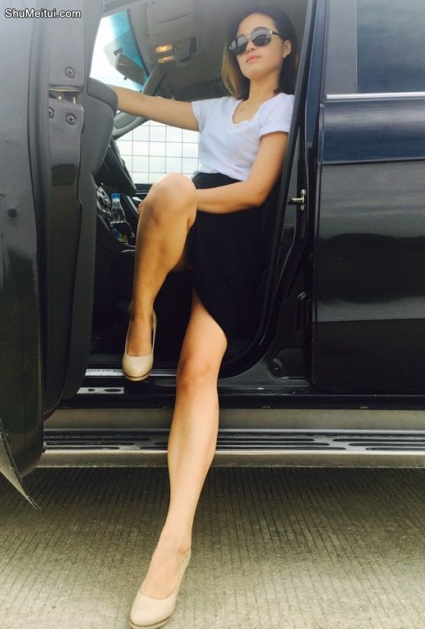 身材苗条的美妇姐姐短裤超短好清凉呀，适合抄底[第15张/共18张]