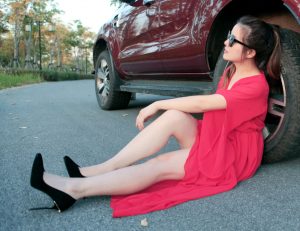 爱拍晚霞的落日嫂丰满熟妇当车模