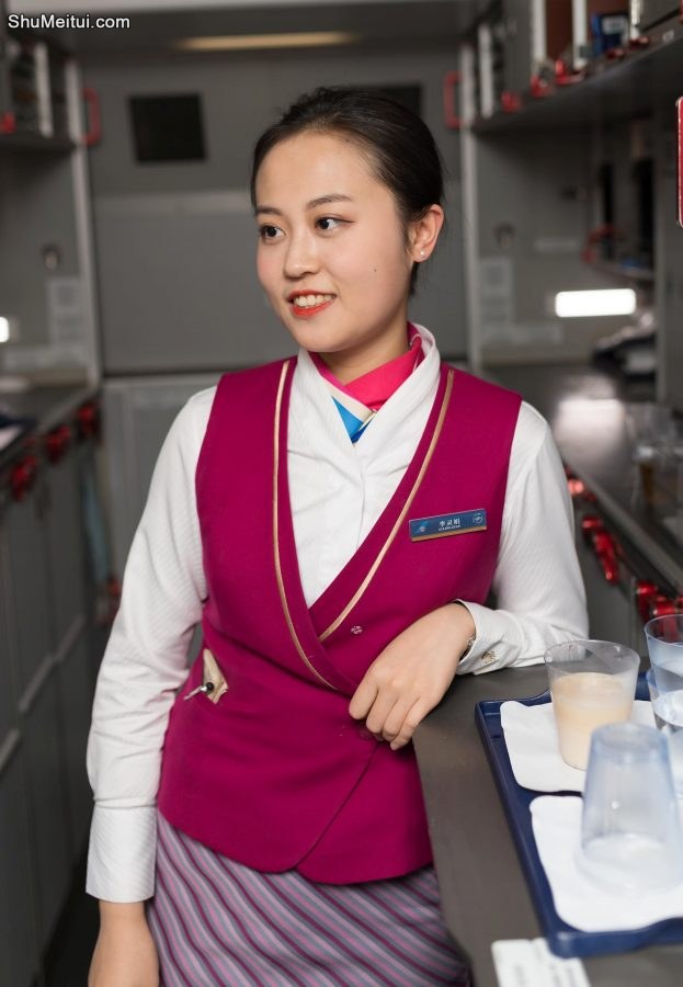 漂亮且俏皮的两空姐制服诱惑而且身材好[第7张/共12张]