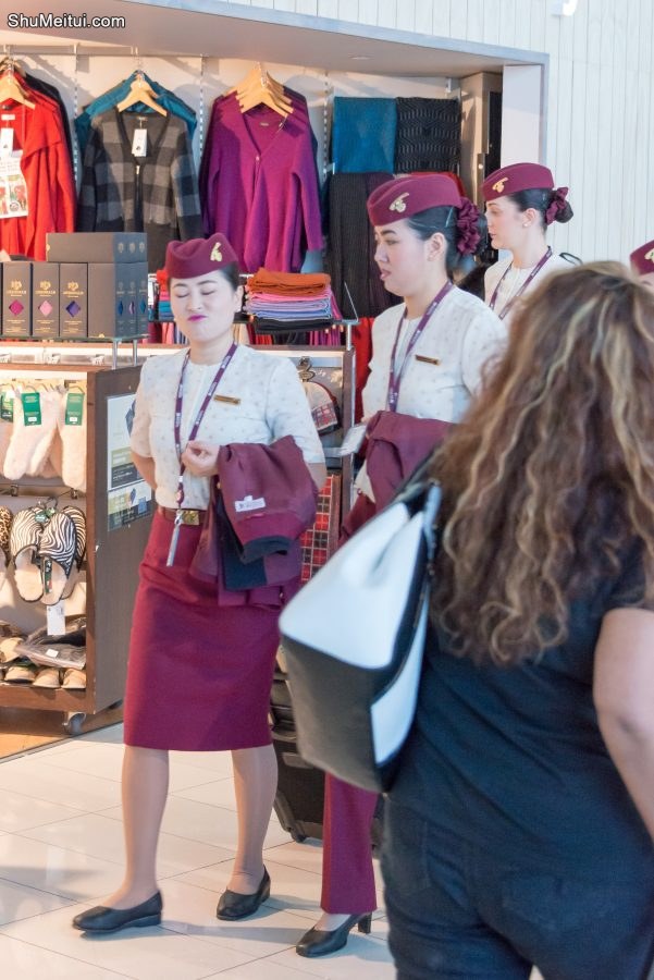 文莱航空的美女空姐们最后一张的回眸一笑好甜美[第1张/共4张]