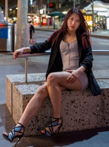 性感霸气按摩女美妇辛迪喝多了外国街头随意拍