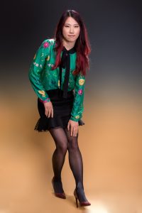 年轻性感熟妇辛迪拍了套写真，离异老板没要钱还跟他表白了