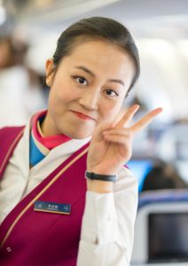 漂亮且俏皮的两空姐制服诱惑而且身材好