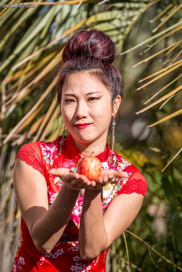 两位性感熟妇旗袍大长腿争锋斗艳，兄弟们喜欢哪个[第18张/共26张]