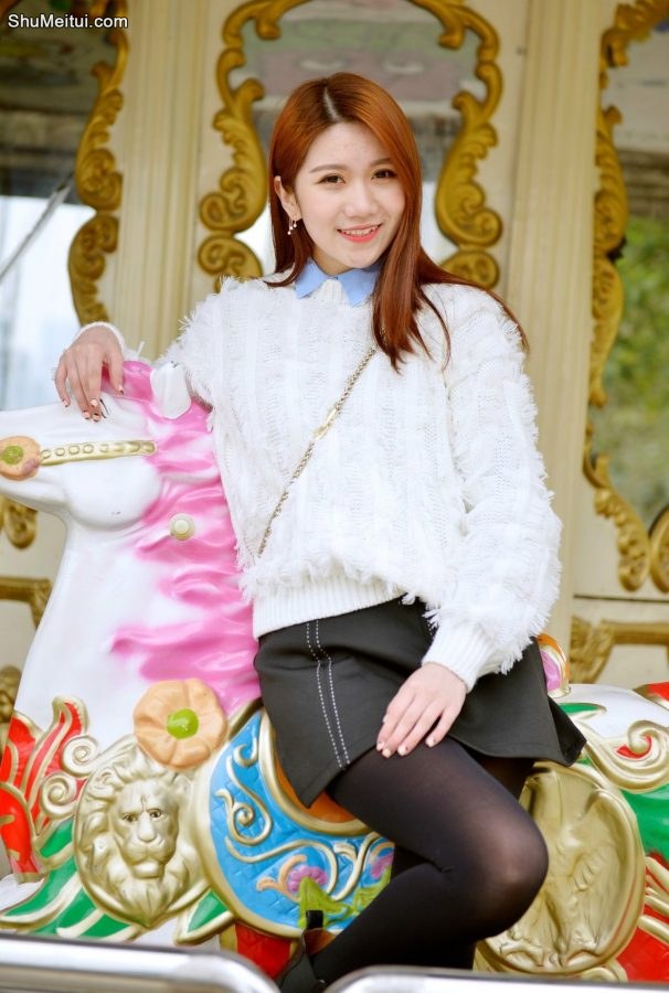 清纯甜美的小雨姐姐无论制服还是居家服都是S级别的[第33张/共39张]