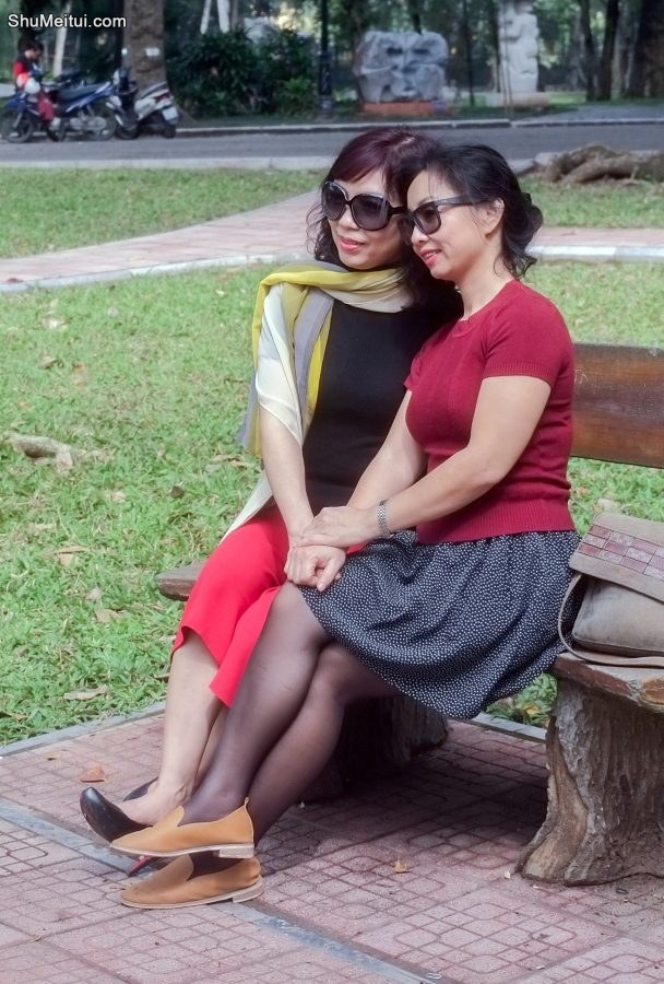 两位不同身材的熟女大姐外出拍照选一个吧[第16张/共33张]