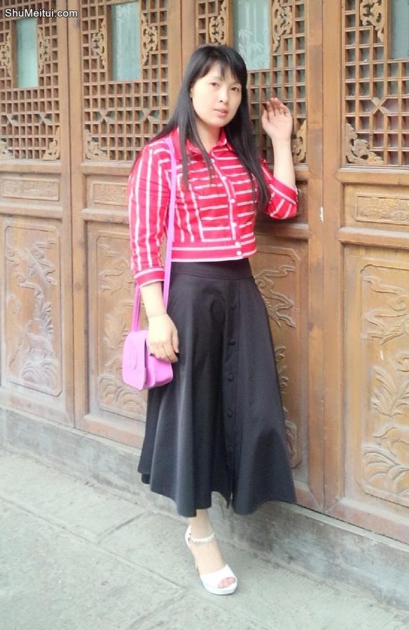 熟妇魏大姐又玩去了，短裙长裙各来一套真是干劲十足呀[第8张/共10张]