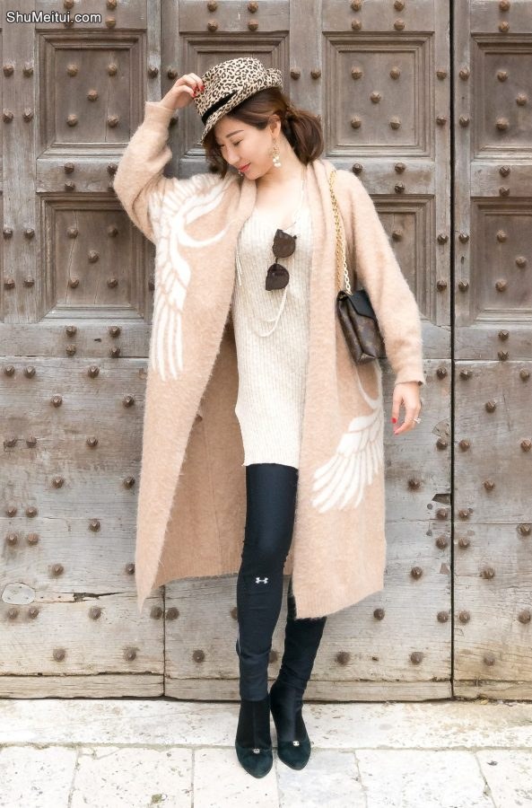 性感熟妇优优的国外旅程，白胸和美腿，老外们都眼直了[第6张/共14张]