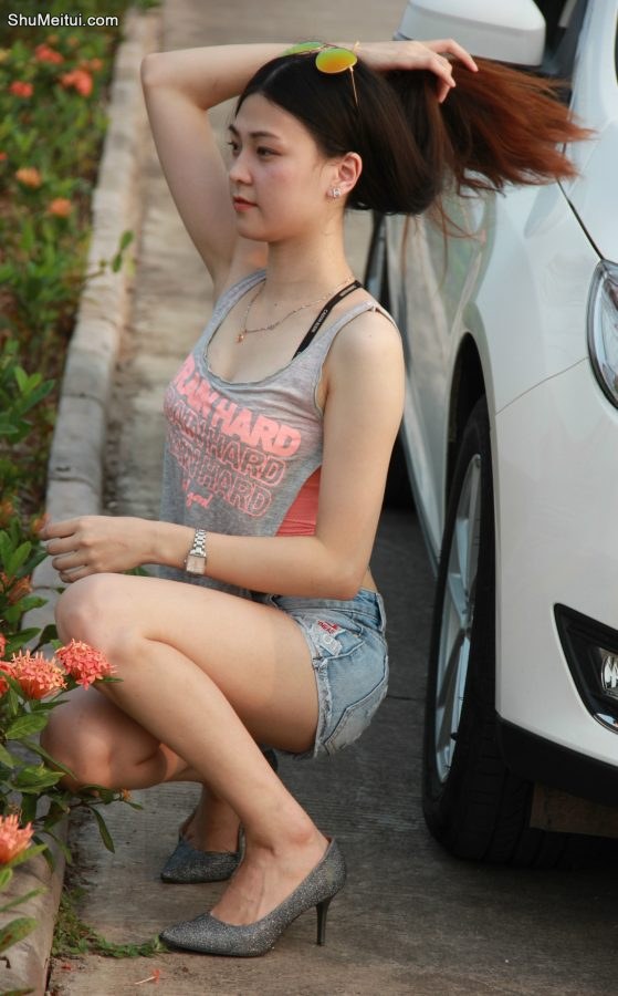 非常漂亮的美妇豆豆当媳妇车模，保养得也实在太好了[第1张/共6张]