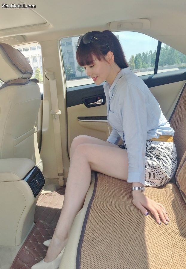 清纯靓丽无敌长腿美妇我们的最爱[第18张/共28张]