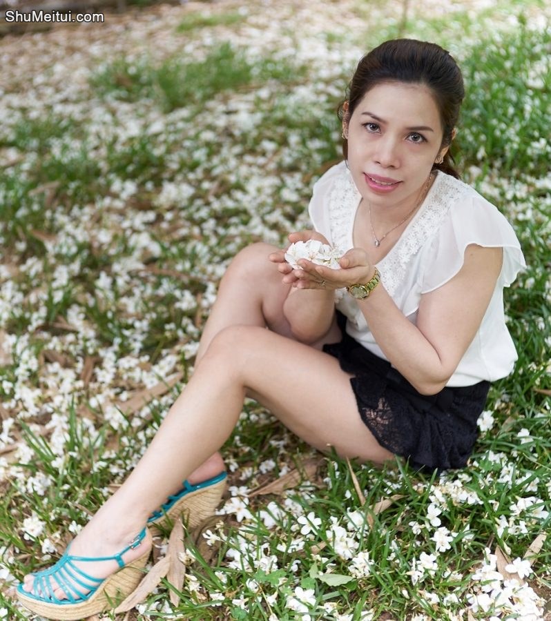 熟女王翠嫂超短裙小树林里诱惑摆拍此处省去一万字[第3张/共19张]