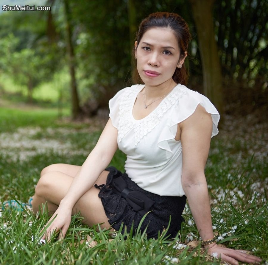 熟女王翠嫂超短裙小树林里诱惑摆拍此处省去一万字[第9张/共19张]