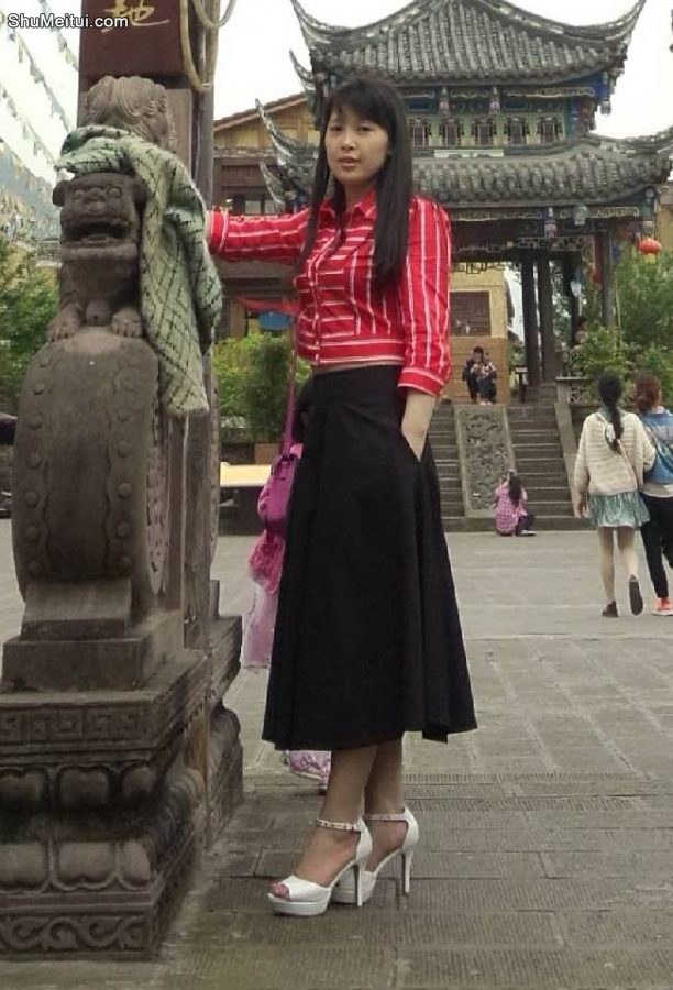 熟妇魏大姐又玩去了，短裙长裙各来一套真是干劲十足呀[第7张/共10张]