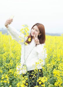 清纯甜美的小雨姐姐无论制服还是居家服都是S级别的