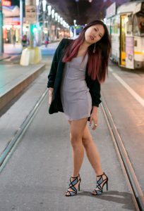 性感霸气按摩女美妇辛迪喝多了外国街头随意拍