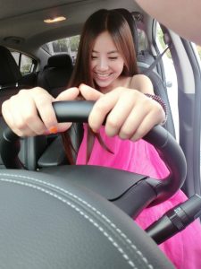 长相甜美身材火辣的性感美妇装纯洁，卡哇伊