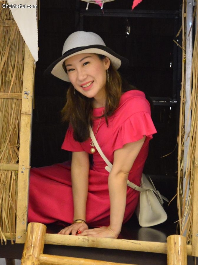 红裙长腿神采奕奕的美妇优优和小胖妞闺蜜[第3张/共7张]