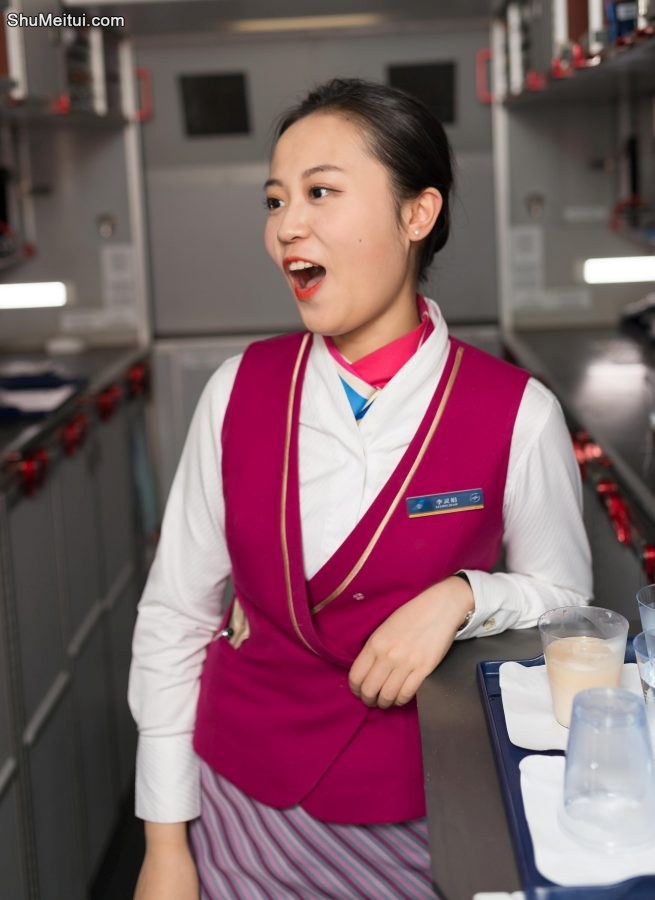 漂亮且俏皮的两空姐制服诱惑而且身材好[第6张/共12张]