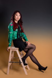 年轻性感熟妇辛迪拍了套写真，离异老板没要钱还跟他表白了