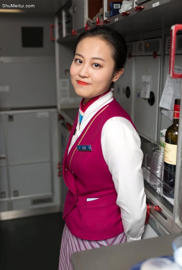 漂亮且俏皮的两空姐制服诱惑而且身材好[第10张/共12张]