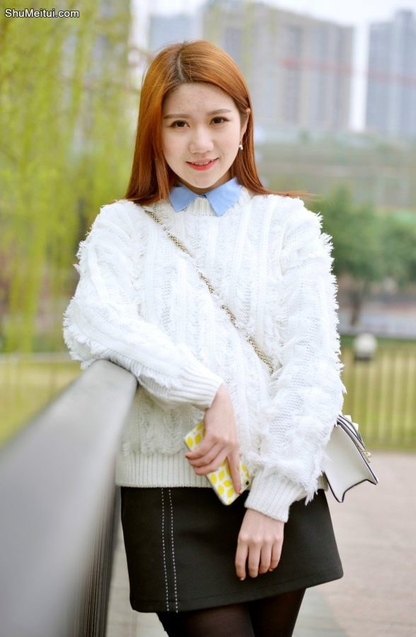 清纯甜美的小雨姐姐无论制服还是居家服都是S级别的[第17张/共39张]