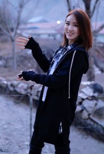 喜欢去山里游玩的有情调美妇香香这腿这身材太美了