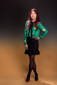 年轻性感熟妇辛迪拍了套写真，离异老板没要钱还跟他表白了