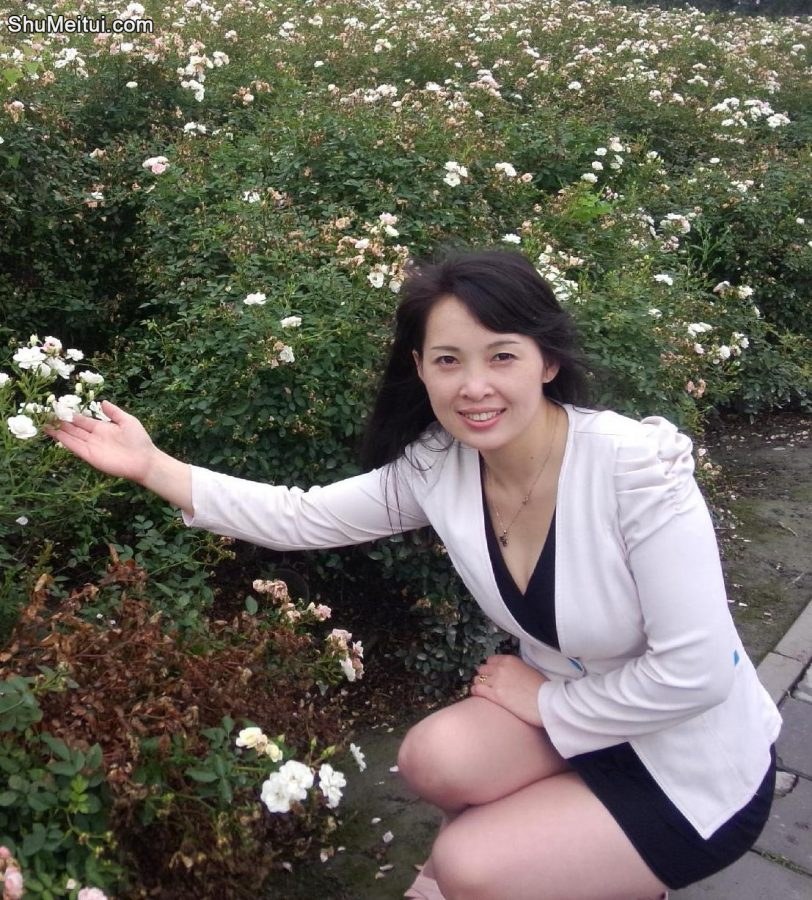 熟妇魏大姐又玩去了，短裙长裙各来一套真是干劲十足呀[第4张/共10张]