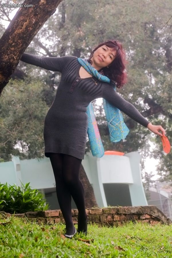 两位成熟美女大姐结伴拍照穿厚丝袜的腿型不错[第31张/共35张]