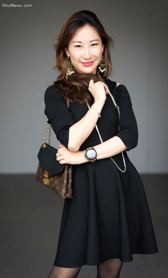 熟女优优陪客户参展，然后她就成了主角了[第13张/共13张]