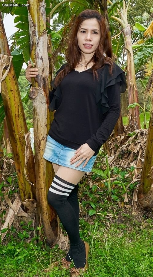 熟妇王翠嫂棉袜袜跟超短裙不惧走光[第5张/共16张]