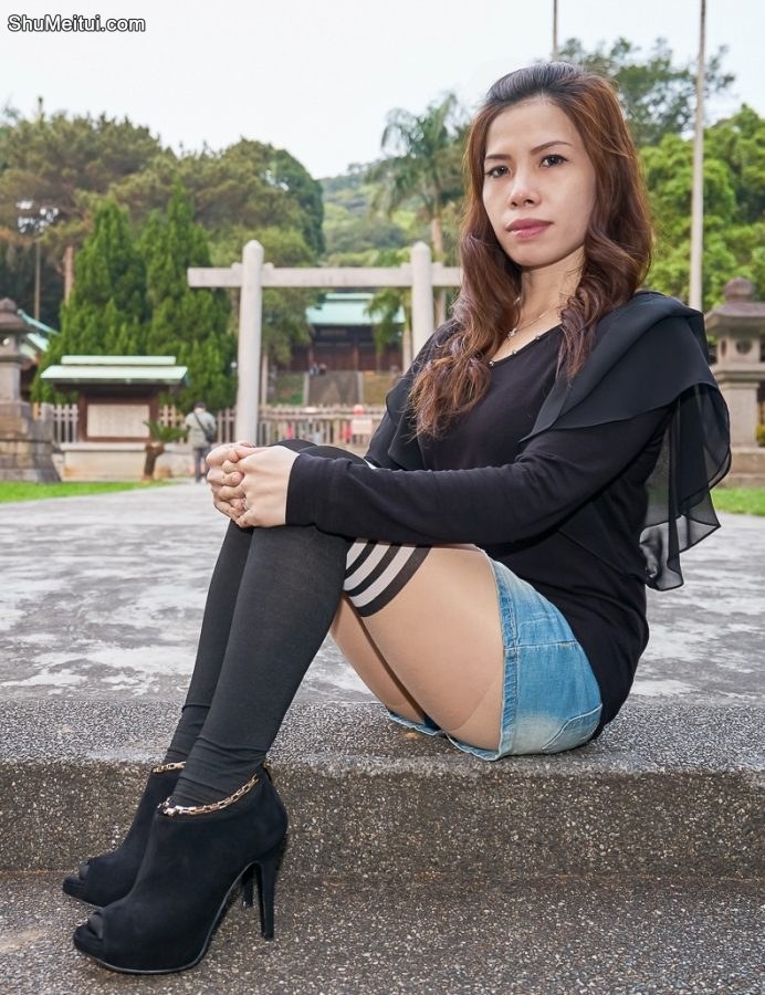 熟妇王翠嫂棉袜袜跟超短裙不惧走光[第16张/共16张]