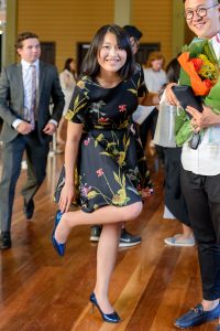 小媳妇飞来查岗来了花裙细腿娃娃脸好可爱的小熟女