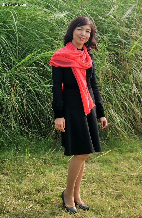 两位穿了丝袜的成熟美女大姐一起外拍之前奏[第4张/共19张]