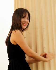 天仙般的美妇好美好美黑色长裙牛仔短裤好性感