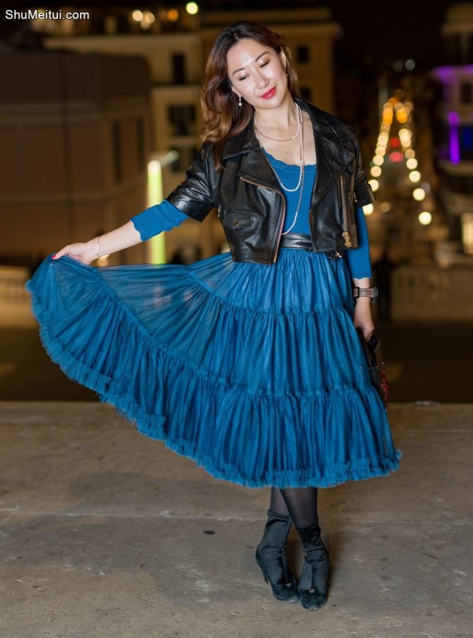 贵妇优优长裙配着黑色丝袜好高贵的气质好想占有她呀[第4张/共6张]