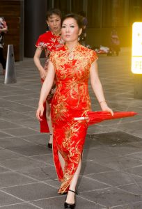 清纯的小熟女探班年长的大熟女，满眼全是大美腿呀