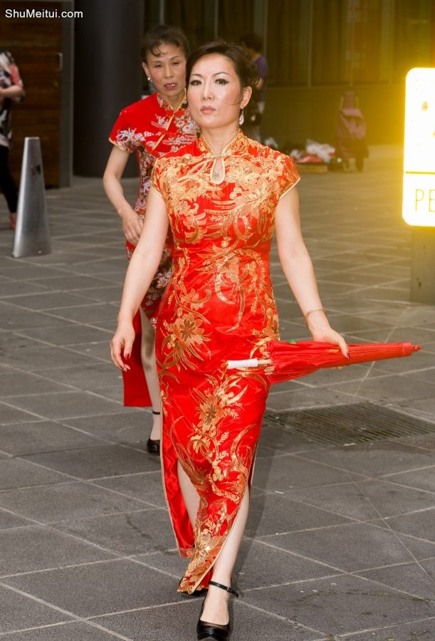 清纯的小熟女探班年长的大熟女，满眼全是大美腿呀[第8张/共10张]