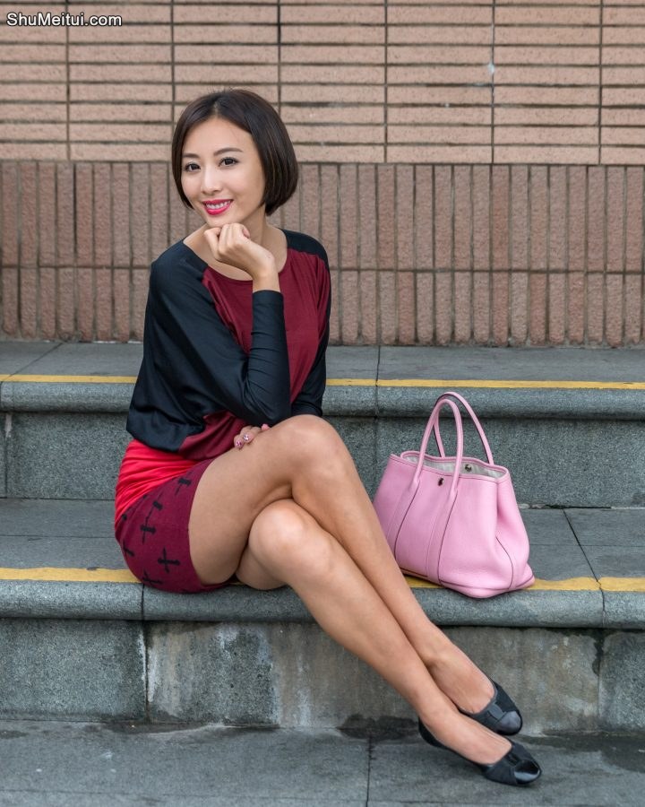 非常漂亮的高挑美妇记者，颜值气质和身材都是顶级的[第4张/共8张]