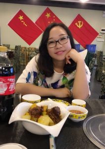 熟透的美妇狼嫂车内自拍，很是好看呀