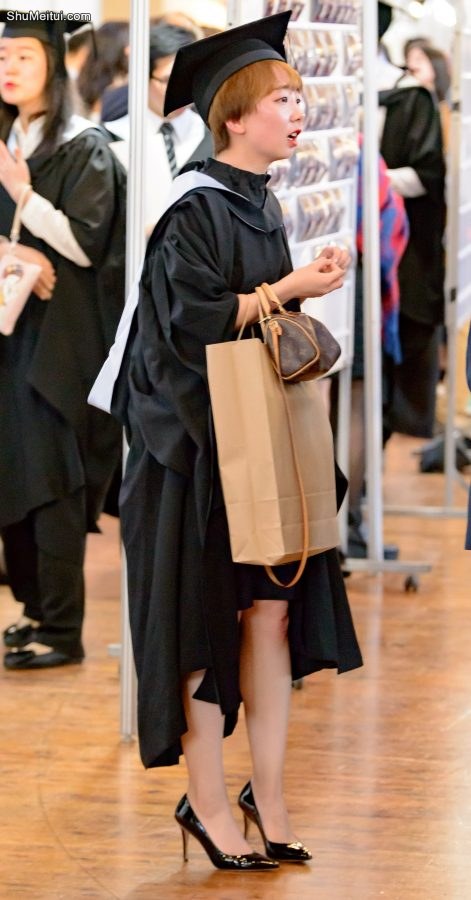 蛮可爱的华裔短发小美女，哥等着你发育好再约你[第1张/共4张]