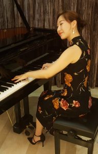 旗袍美妇优优有才有德还长的俊，谁说我们是花瓶