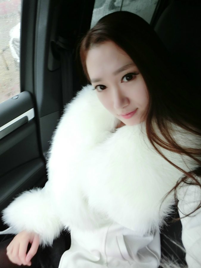 熟美妇车内诱惑自拍，身材凹凸有致颜值超高哎[第10张/共14张]