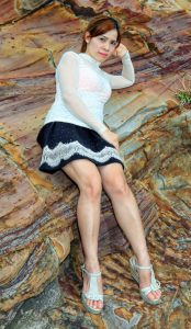 海边的美妇就是有味道关键是这内衣凸显太性感了