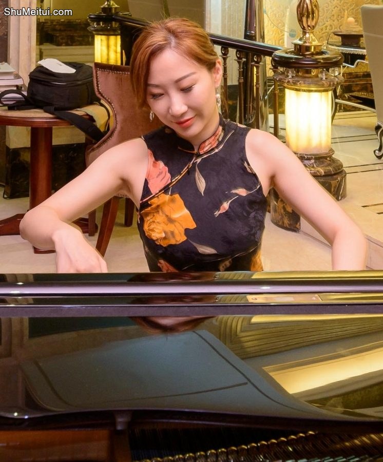 旗袍美妇优优有才有德还长的俊，谁说我们是花瓶[第4张/共6张]