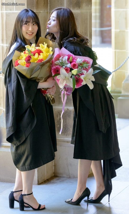 身材高挑颜值漂亮的女大学生毕业照一股清新风扑面而来[第2张/共6张]