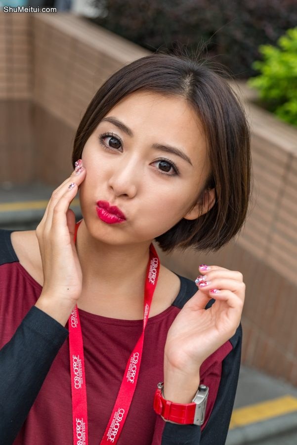 非常漂亮的高挑美妇记者，颜值气质和身材都是顶级的[第7张/共8张]