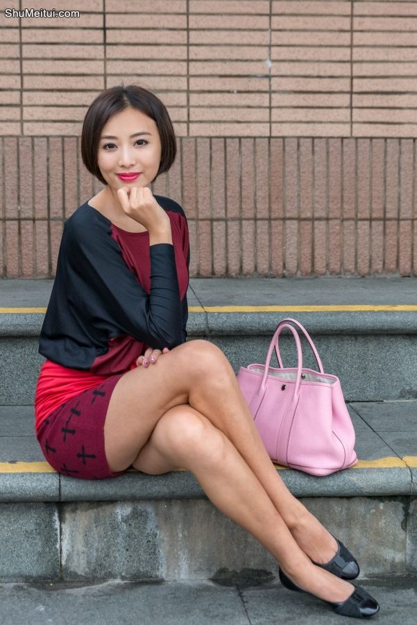 非常漂亮的高挑美妇记者，颜值气质和身材都是顶级的[第6张/共8张]