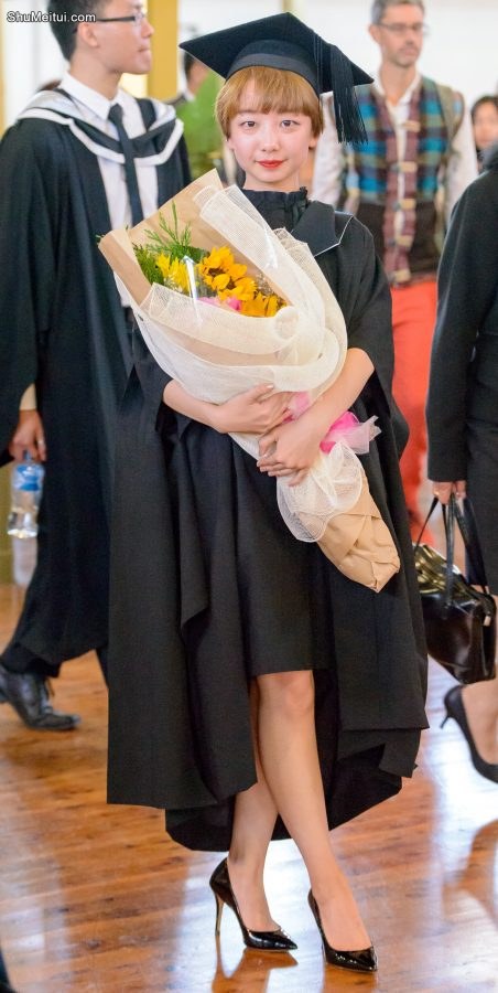 蛮可爱的华裔短发小美女，哥等着你发育好再约你[第4张/共4张]