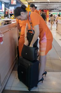 热情大方颜值身材都是极品的泰国美女空姐们，我爱上你们了